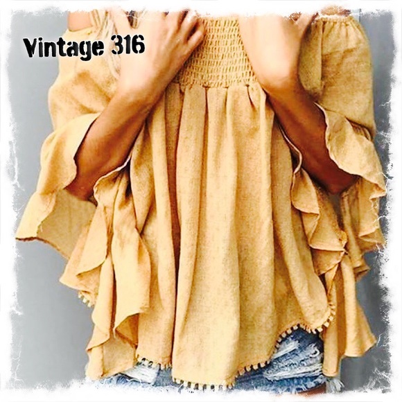 Off the Shoulder Ruffled Blouse - Picture 2 of 3